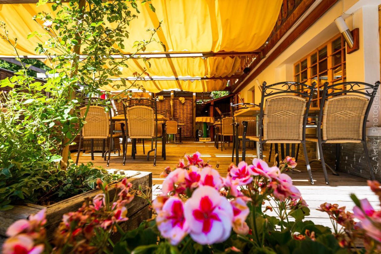 Hotel Restaurant Les Lilas เลส์ ดิอาเบลอเรต์ ภายนอก รูปภาพ